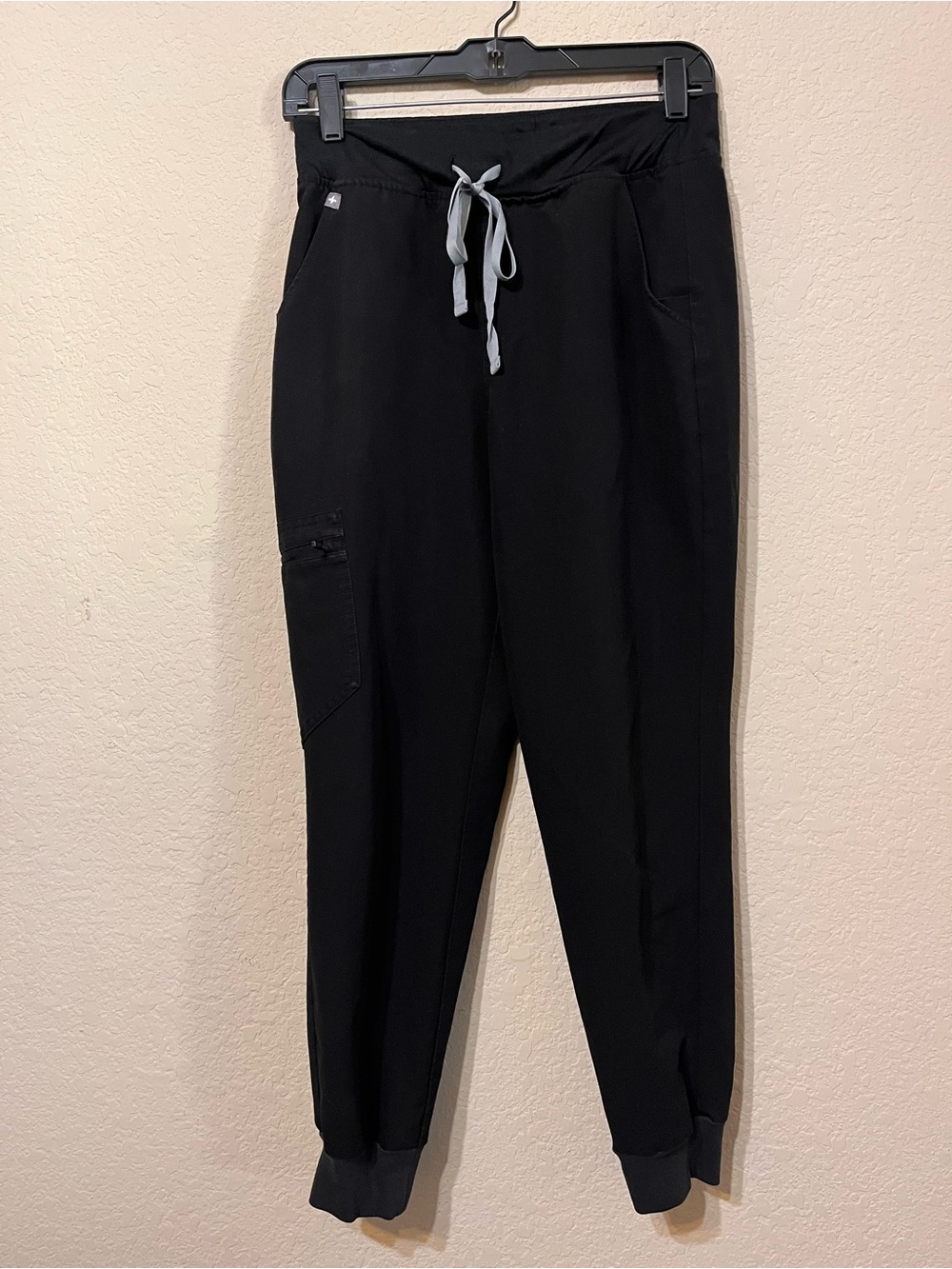 Figs small technical joggers black GUC light fading